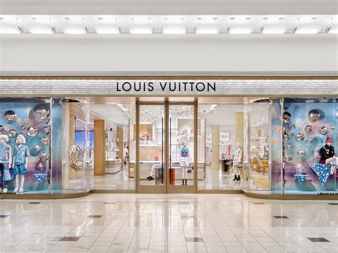 lenox mall louis vuitton store.